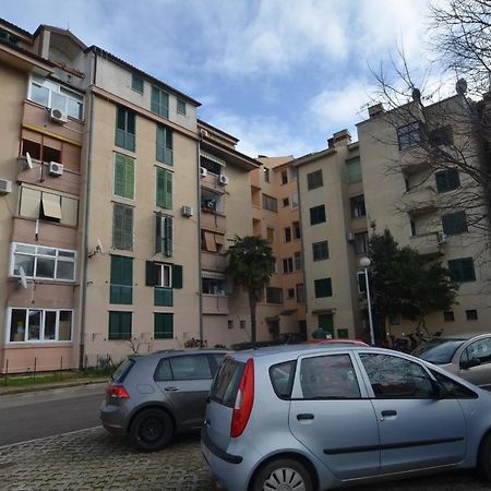 Condominium Apartment Ровин Екстериор снимка