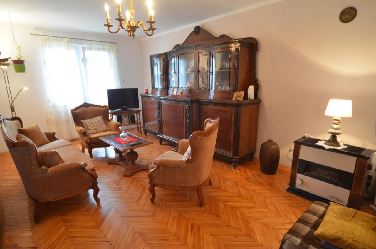 Condominium Apartment Ровин Екстериор снимка