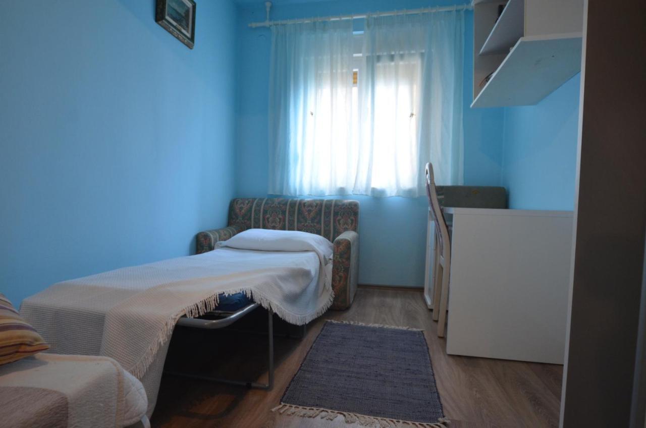 Condominium Apartment Ровин Екстериор снимка